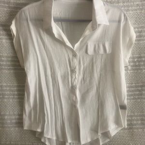 White short sleeve button up with fake pocket